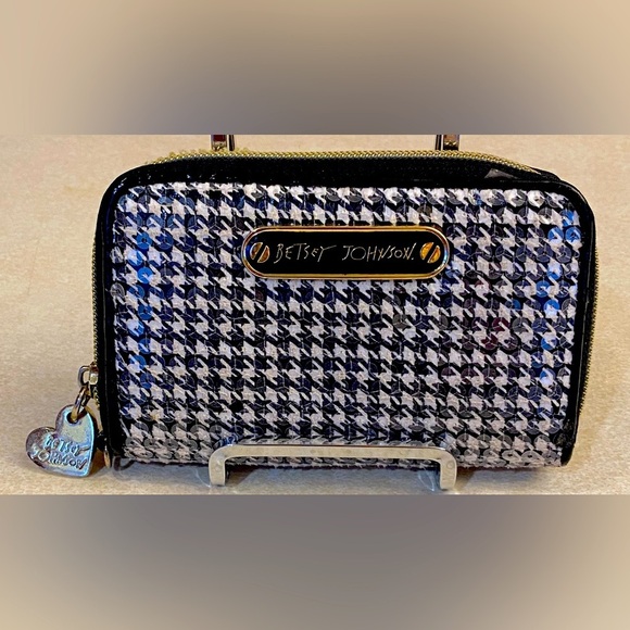 BETSEY JOHNSON Houndstooth Sequin
Wallet w/Gold-Tone Hardware, EUC - Picture 1 of 10
